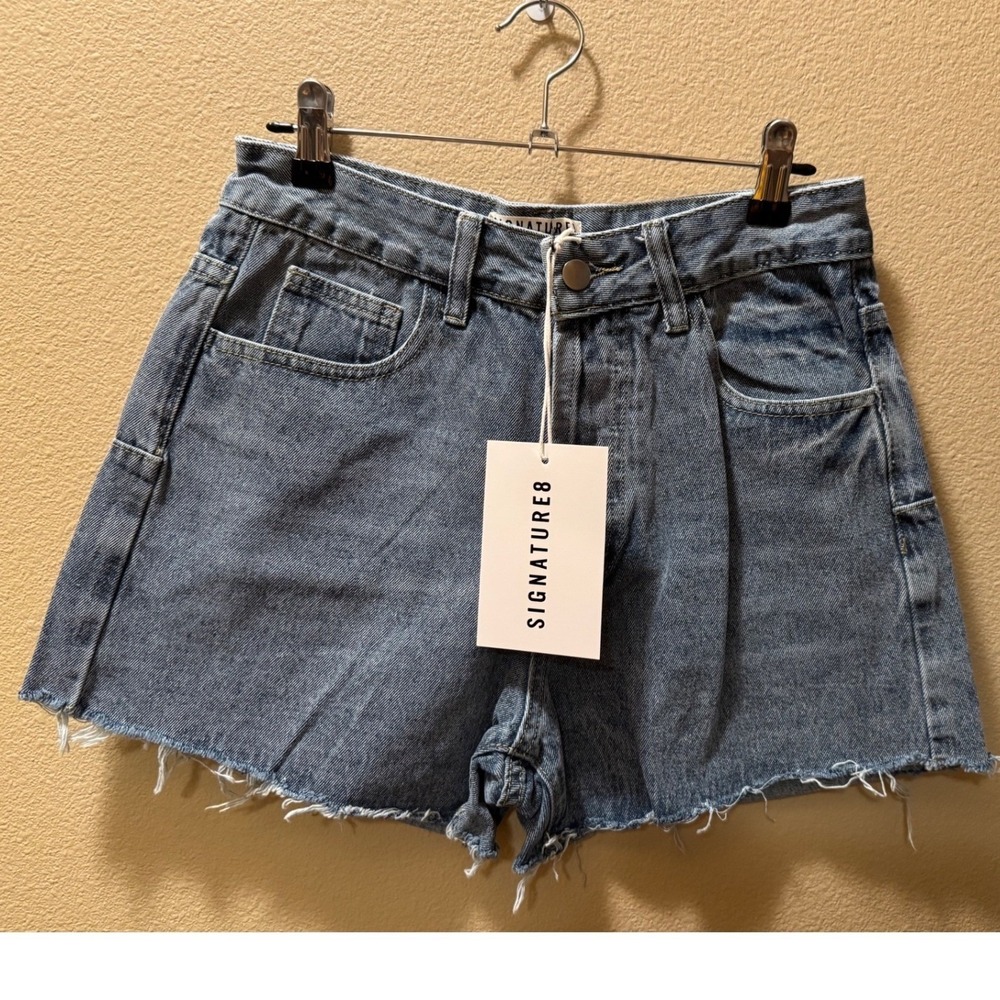 Signature 8 Womens High Waisted Raw Hem Denim Shorts Medium Wash Blue S80585A M